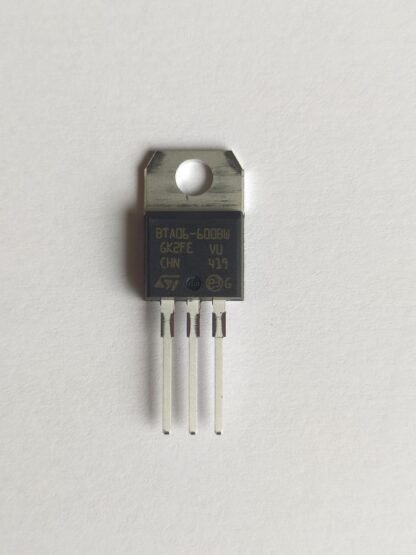 Triac BTA06-600BW